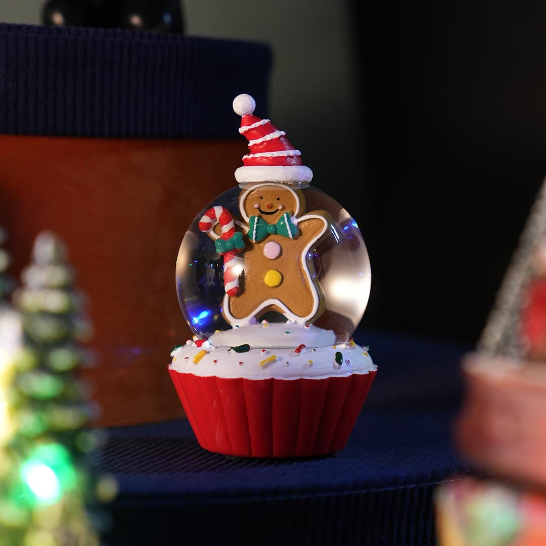 SNOWGLOBE GINGER MAN