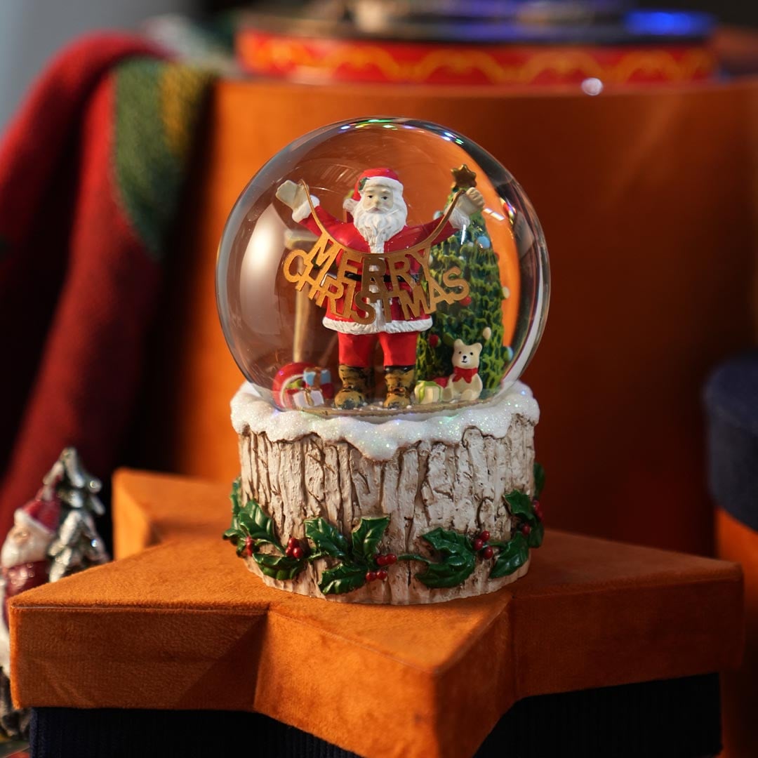 SNOWGLOBE GARLAND GREETINGS SANTA