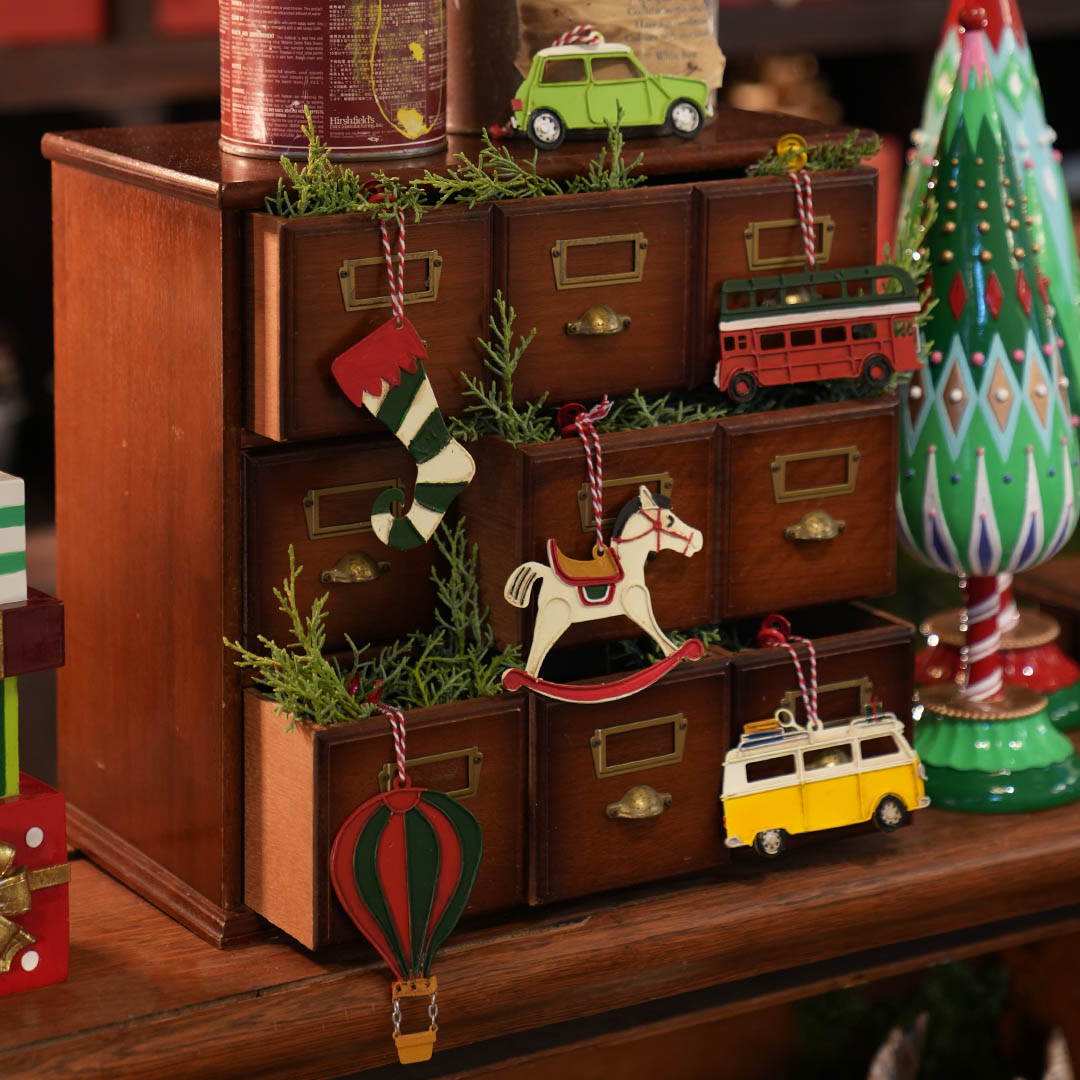 METAL ORNAMENT CAR C