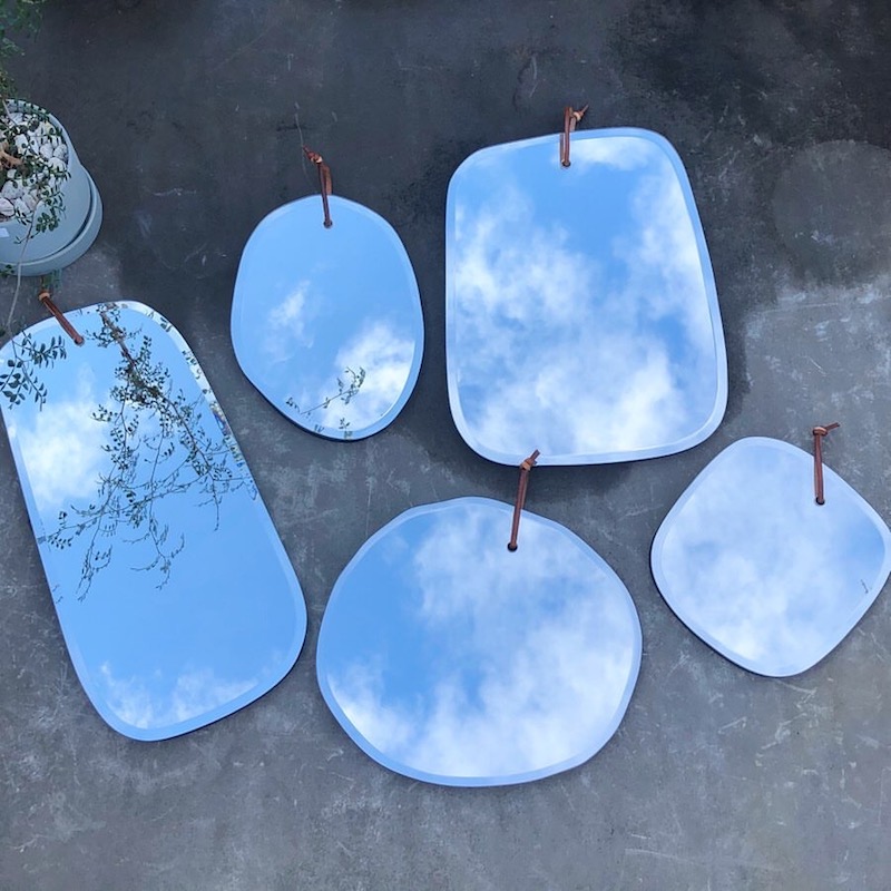 WALL HANGING MIRROR CLOUD OVAL