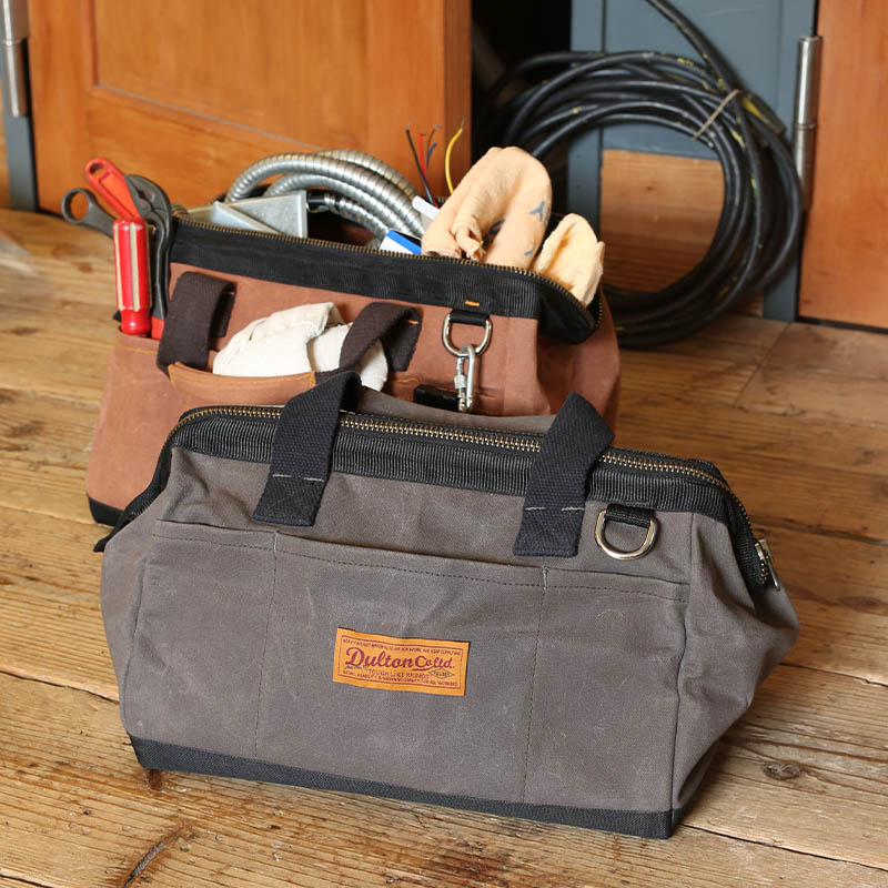 DULTON ONLINE SHOP | WAX CANVAS TOOL BAG OLIVE(OLIVE): アパレル