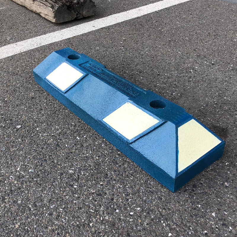 RUBBER PARKING CURB