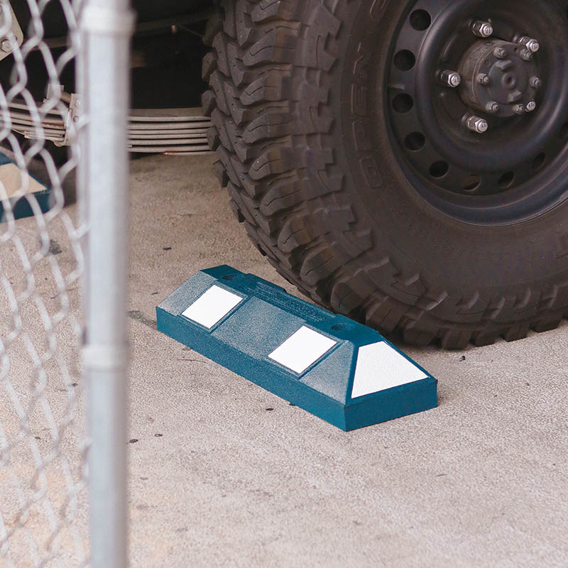 RUBBER PARKING CURB