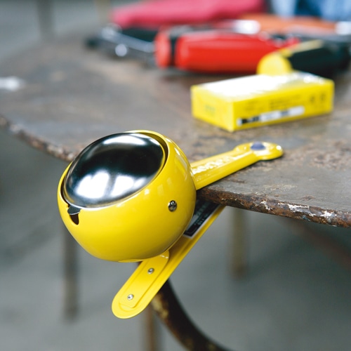 WINDPROOF CLIP ASHTRAY YELLOW