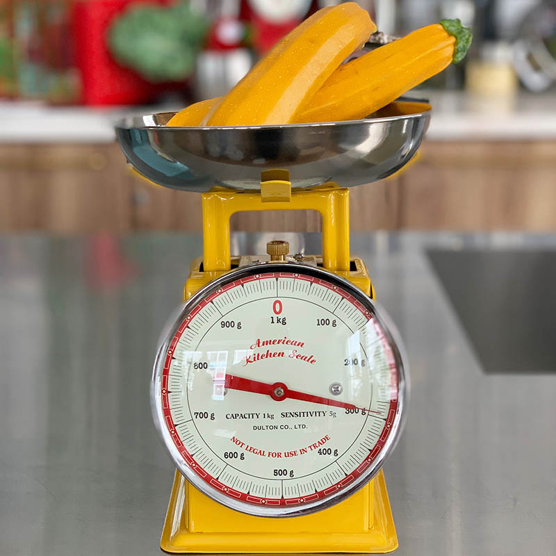 AMERICAN KITCHEN SCALE YELLOW