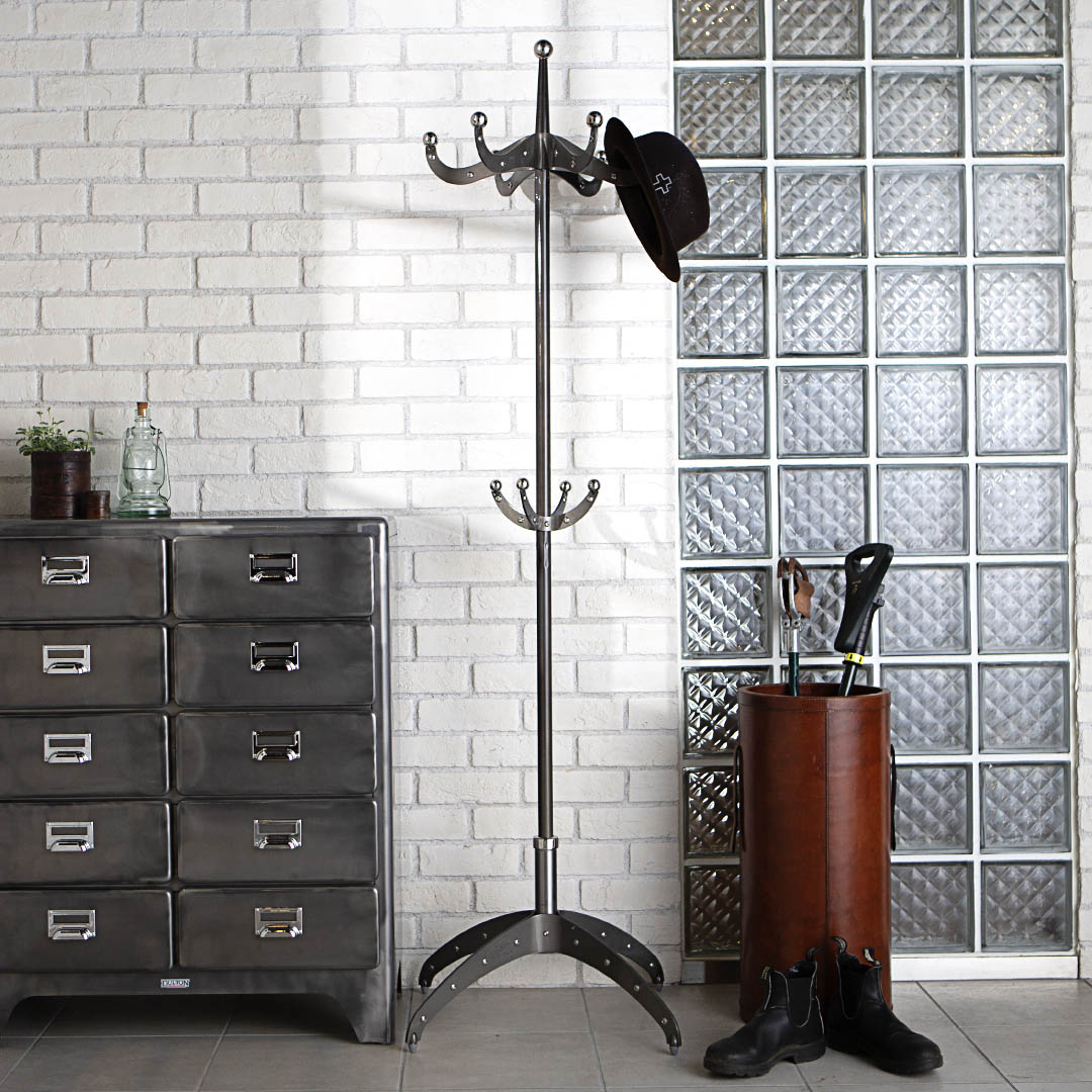 COAT HANGER SPRINGBOK RAW