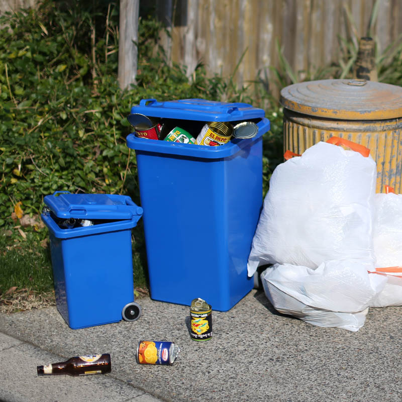 PLASTIC TRASH CAN 65L BLUE