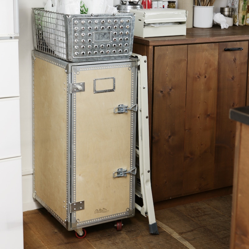 WOODEN CABINET WITH CASTORS 4 LAYER