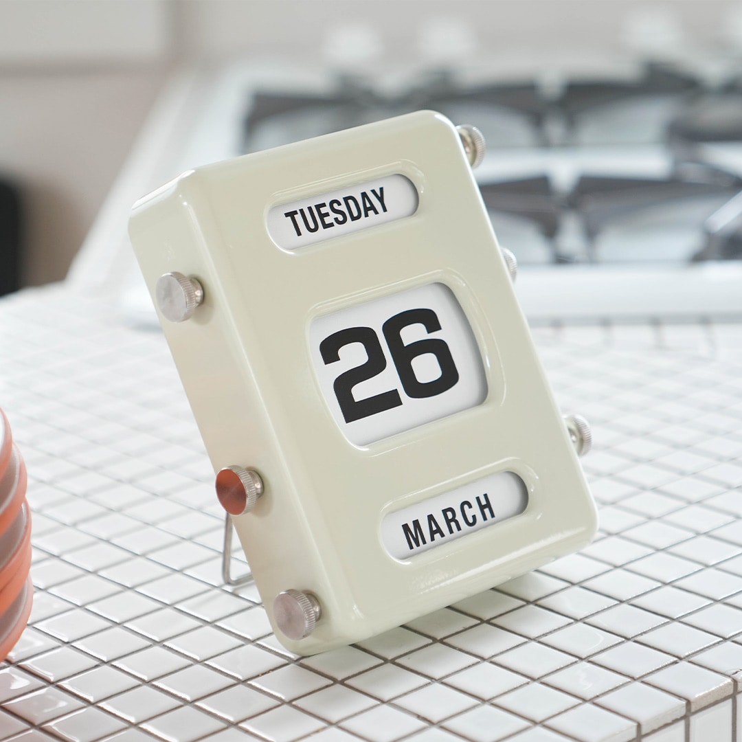 PERPETUAL CALENDAR IVORY