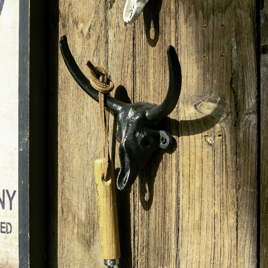 BULL SKULL HOOK A.BLACK