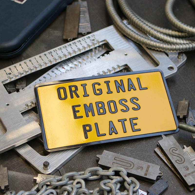 EMBOSS HOUSE PLATE YELLOW/BLACK TRIPLE