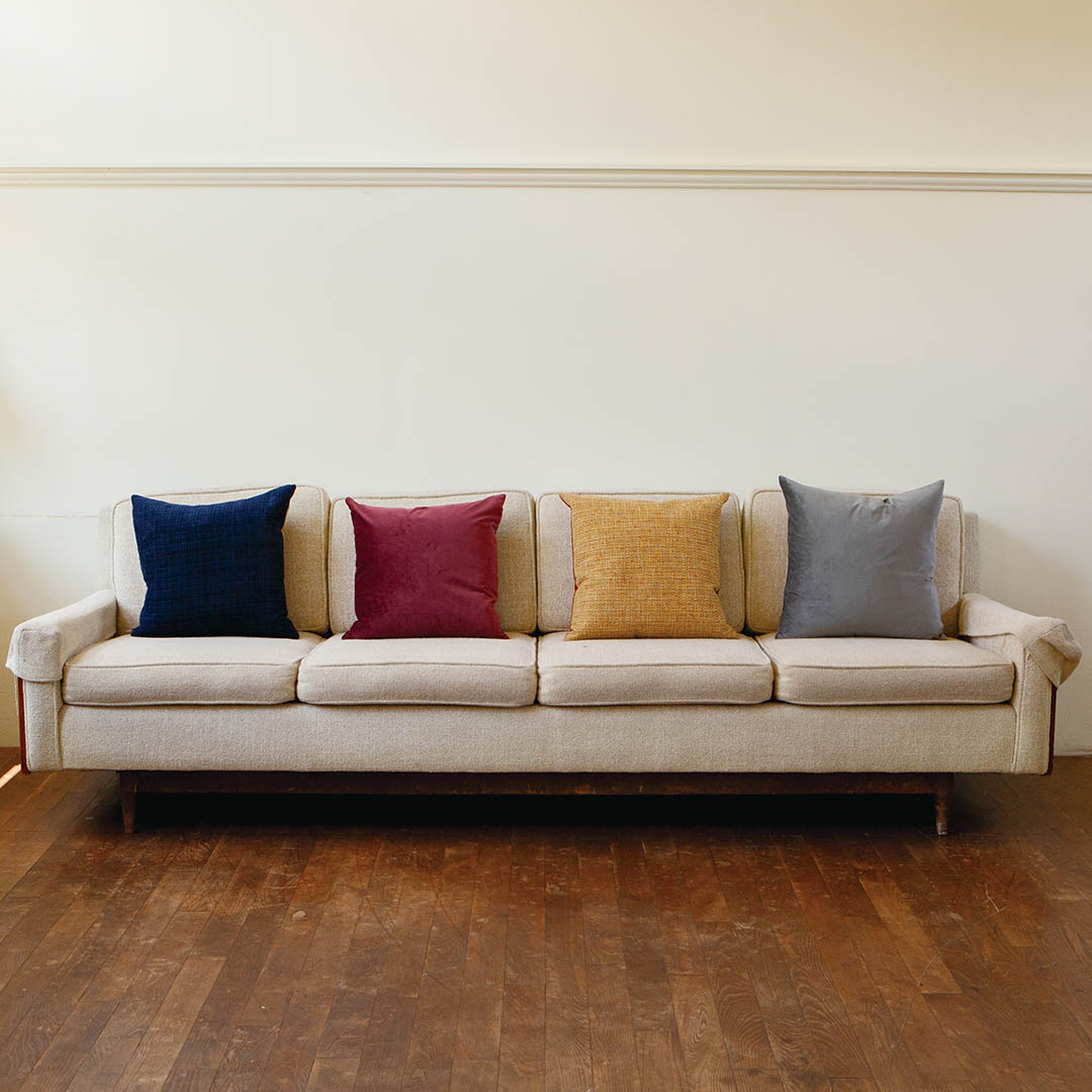 BICOLOR CUSHION NAVY/GOLD BROWN