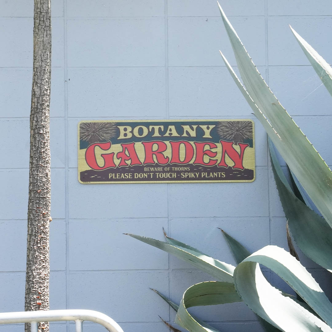 FIBER SIGNBOARD BOTANY GARDEN