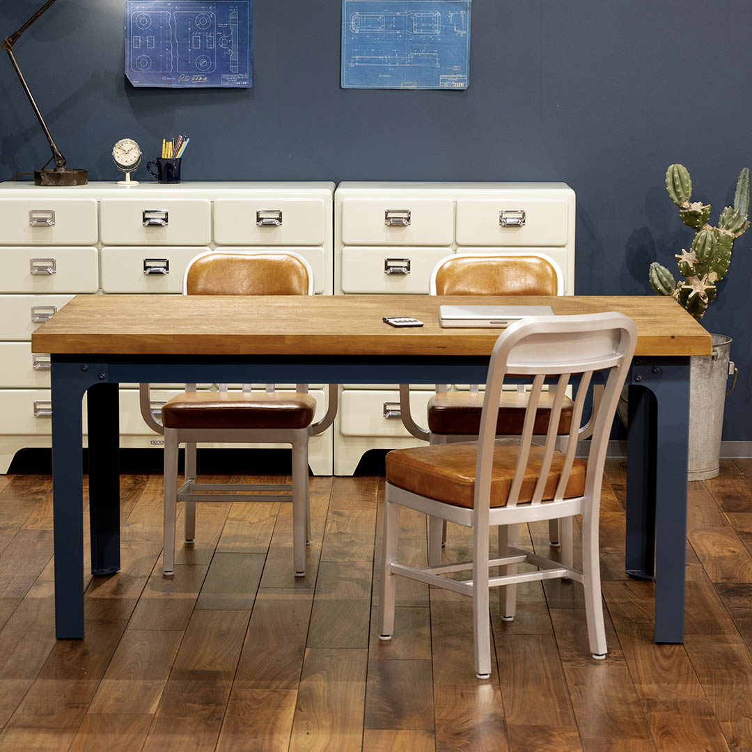 STEEL LEG TABLE WITH WOODEN TOP