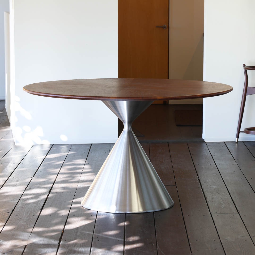 ROUND RADIATE DINING TABLE 1150