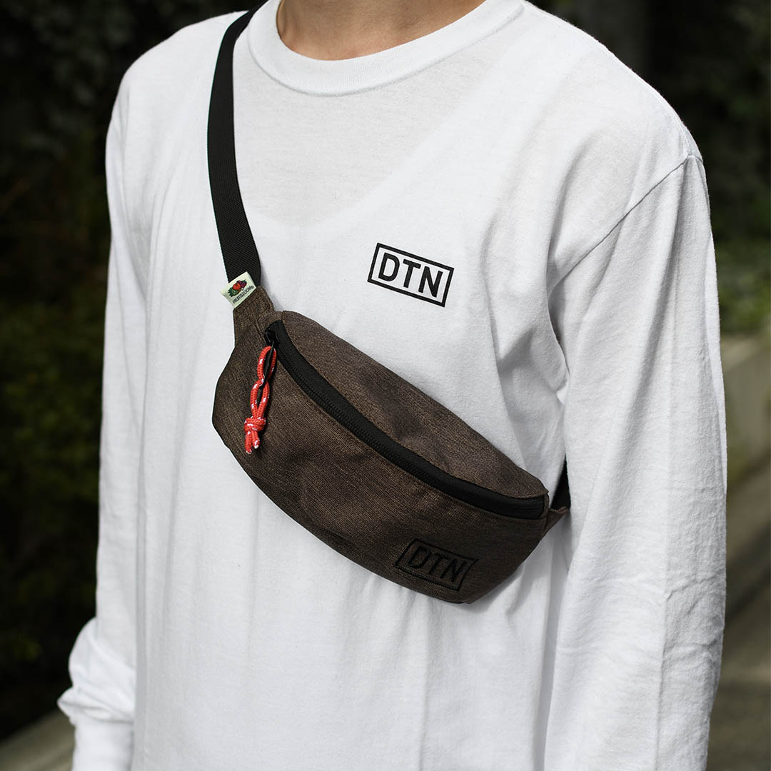 DTN×FRUIT OF THE LOOM WAIST POUCH BROWN