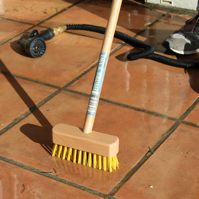 DECK BRUSH YELLOW