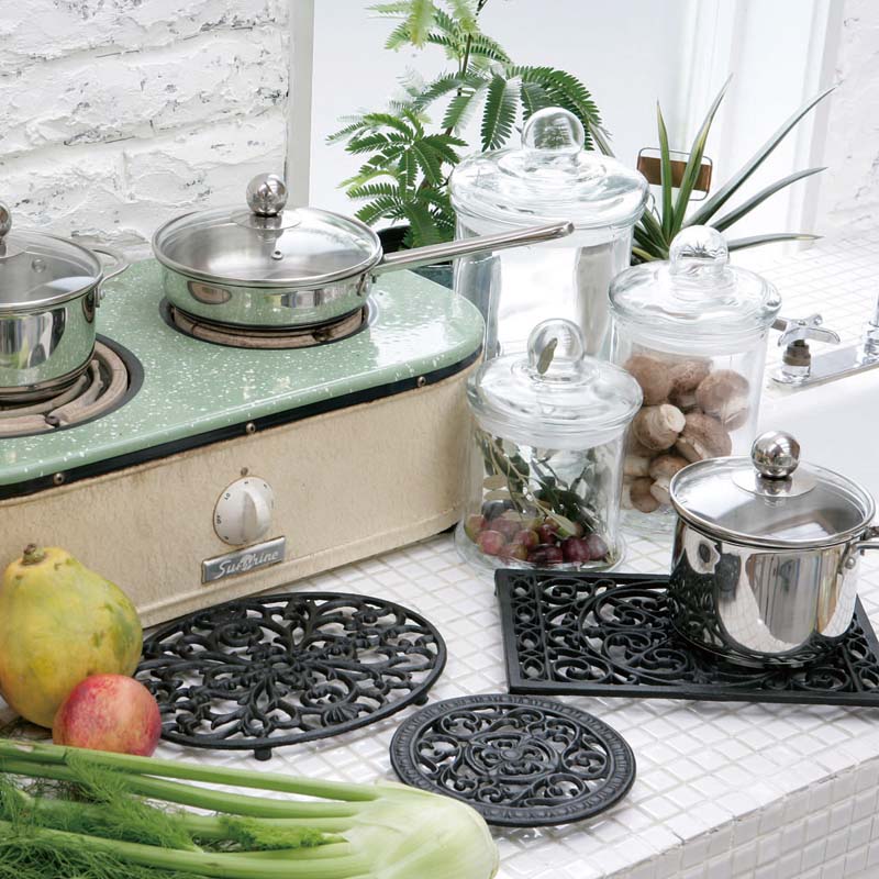 OVAL TRIVET ANTIQUE BLACK