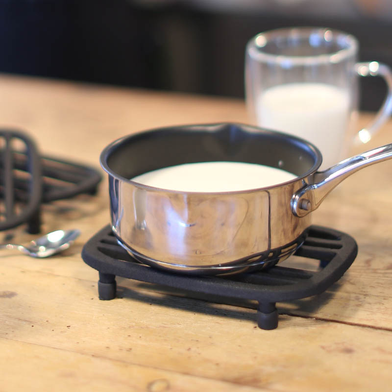 IRON TRIVET OBLONG M