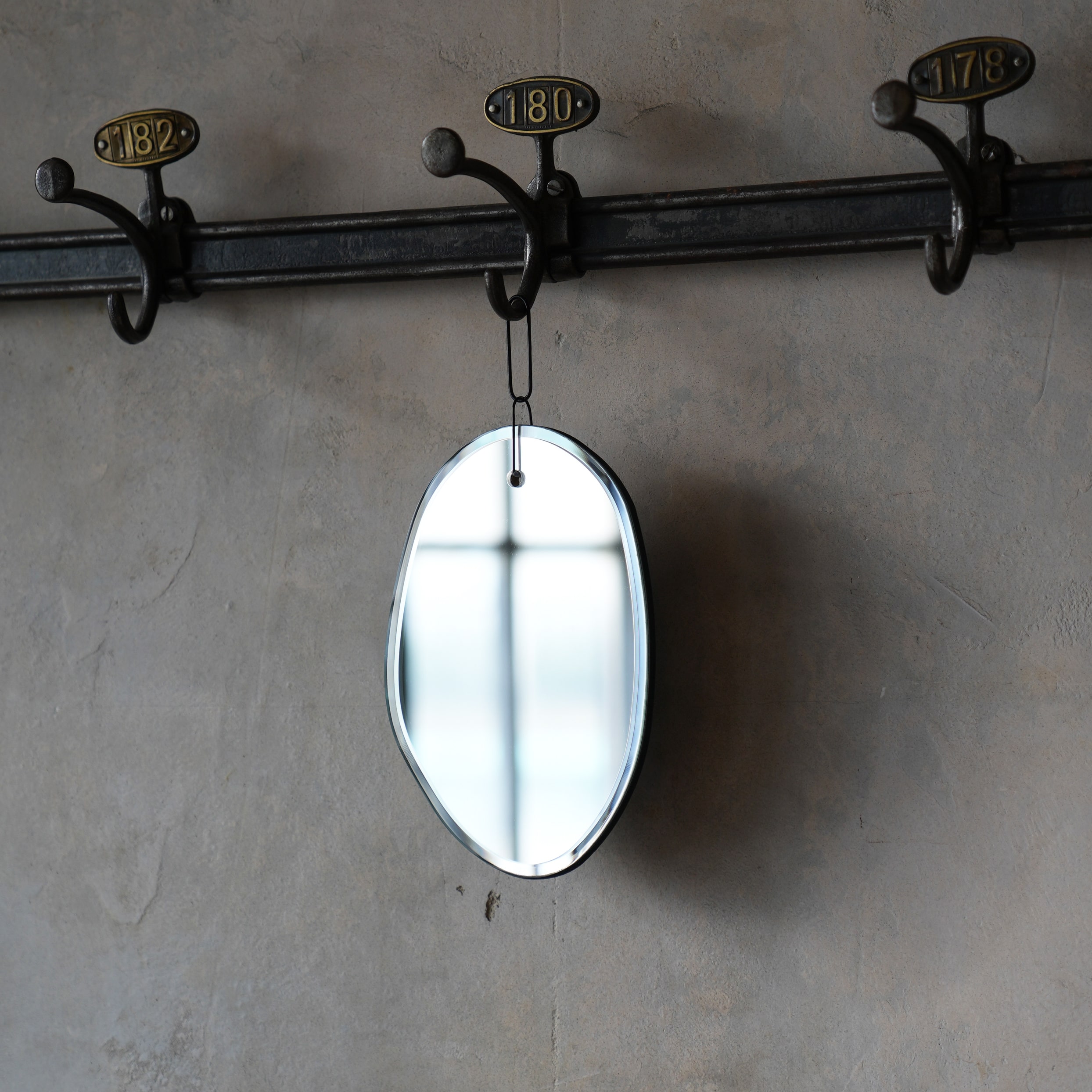 HANGING MIRROR FLOATING CLOUD OBLONG