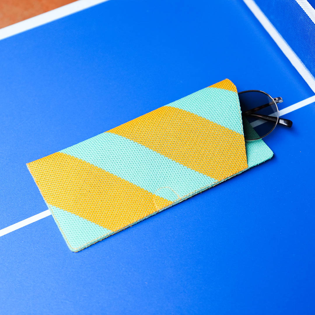 GLASSES CASE STRIPEY MINT