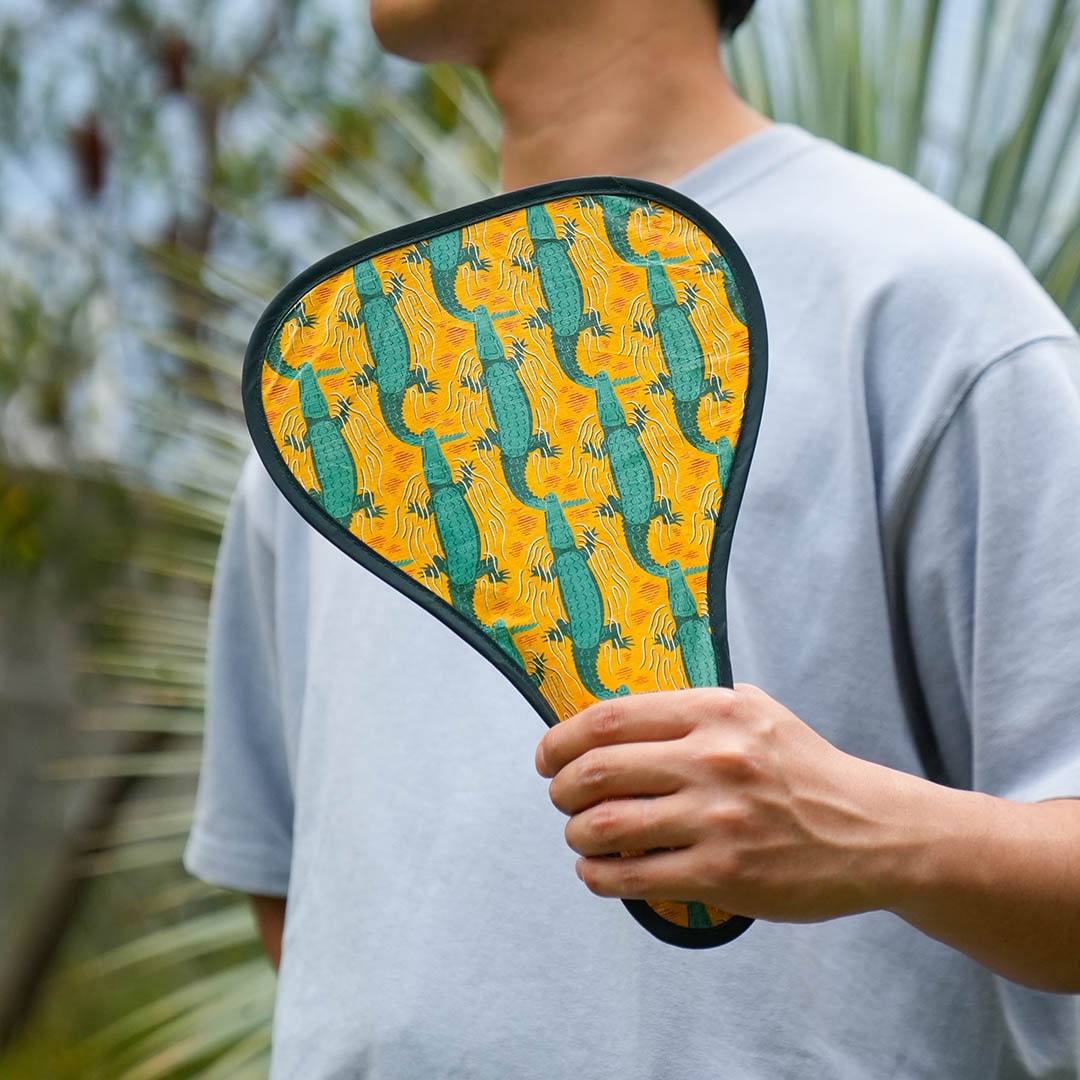 POP-UP HAND FAN CROCODILE YELLOW