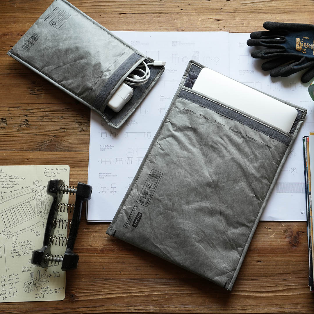 PADDED ENVELOPE BAG FOR "TABLET" GRAY