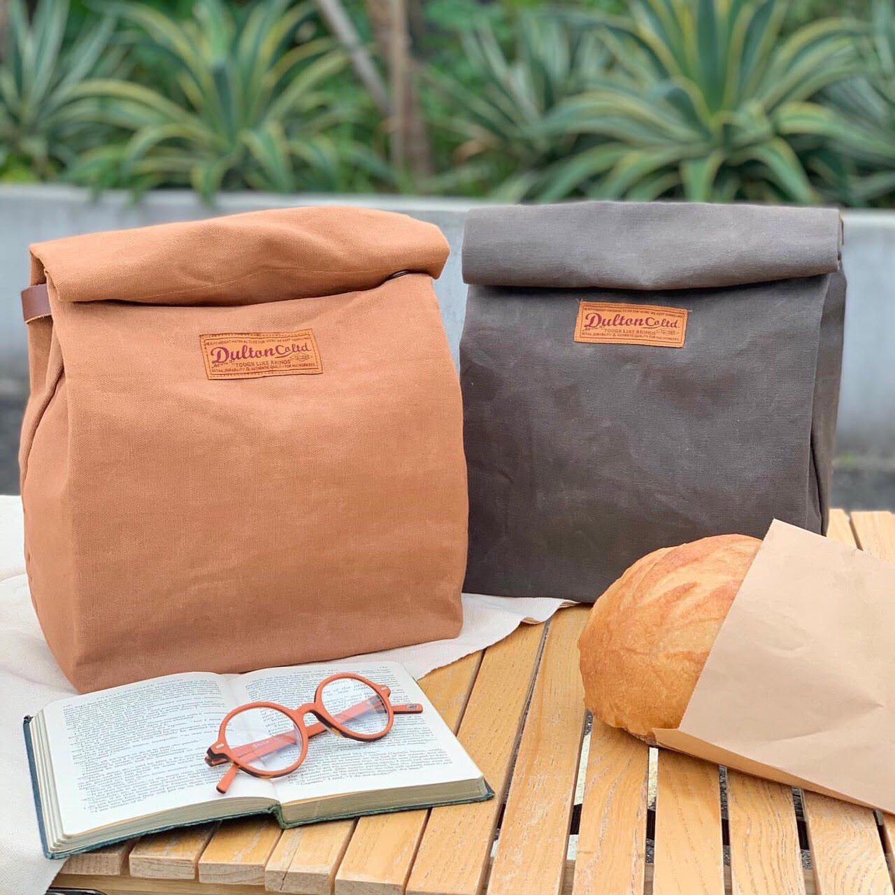 WAX CANVAS LUNCH BAG CAMEL