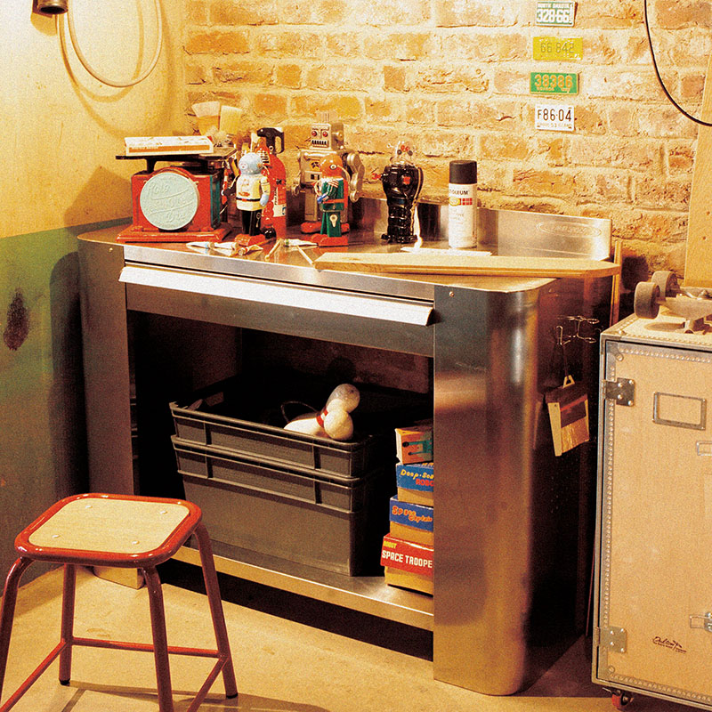 STAINLESS WORK BENCH