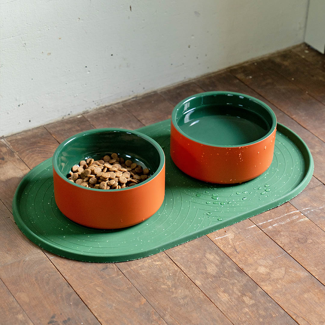 SILICONE PLACE MAT OVAL DARK GREEN