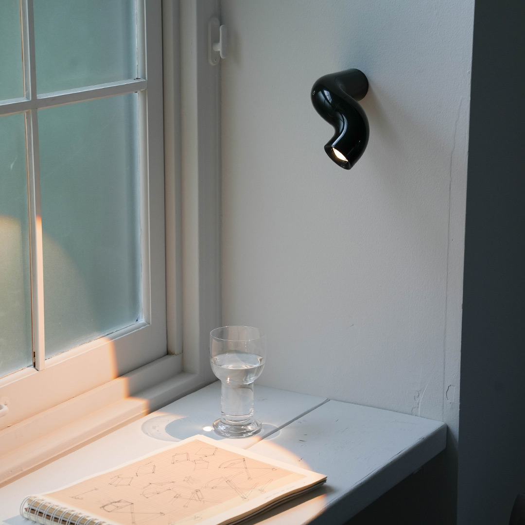 TWIST TUBE LAMP BLACK