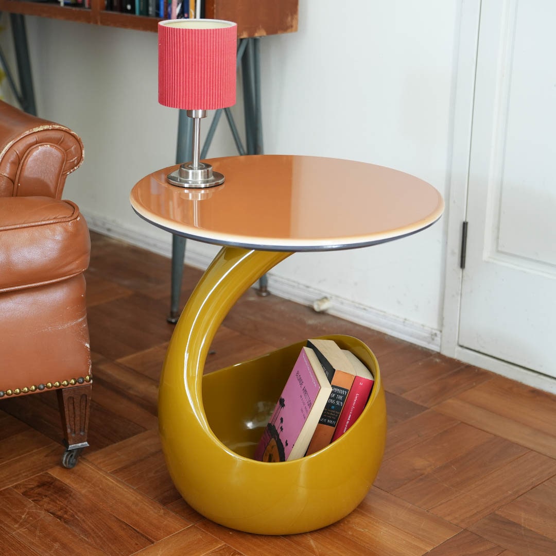 ROUND SIDE TABLE