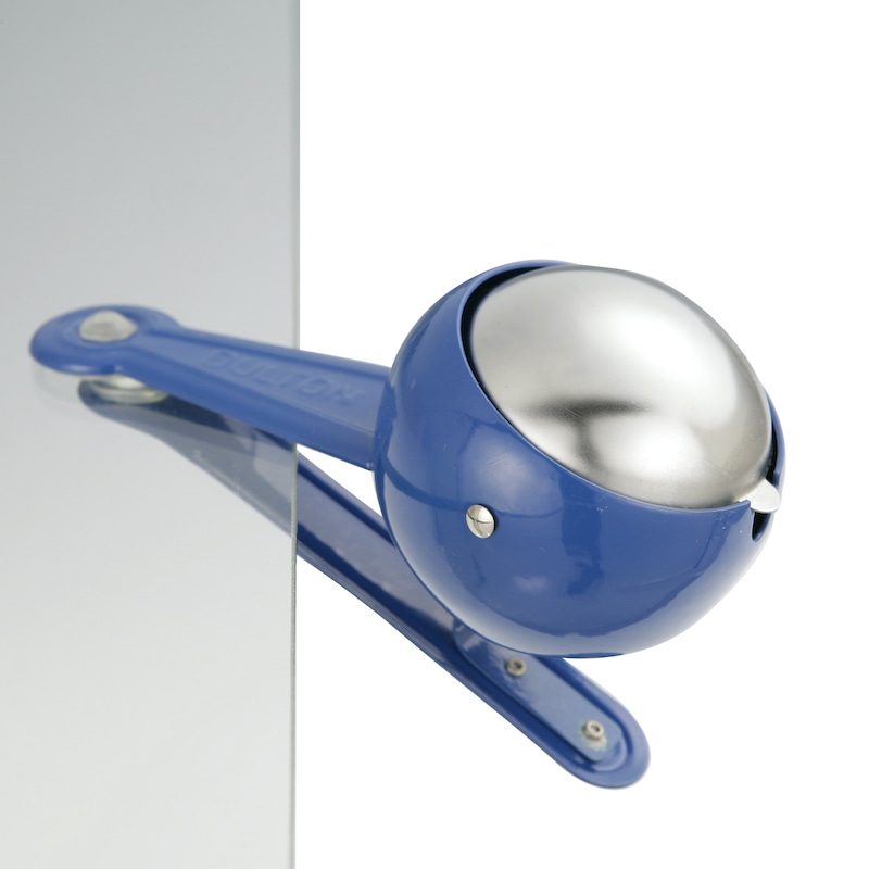 WINDPROOF CLIP ASHTRAY BLUE