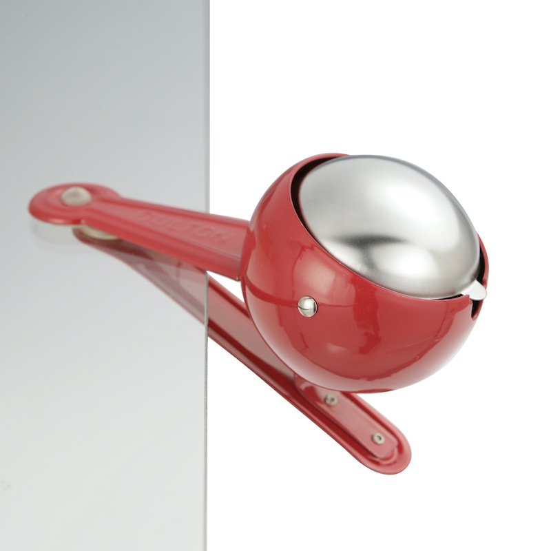 WINDPROOF CLIP ASHTRAY RED