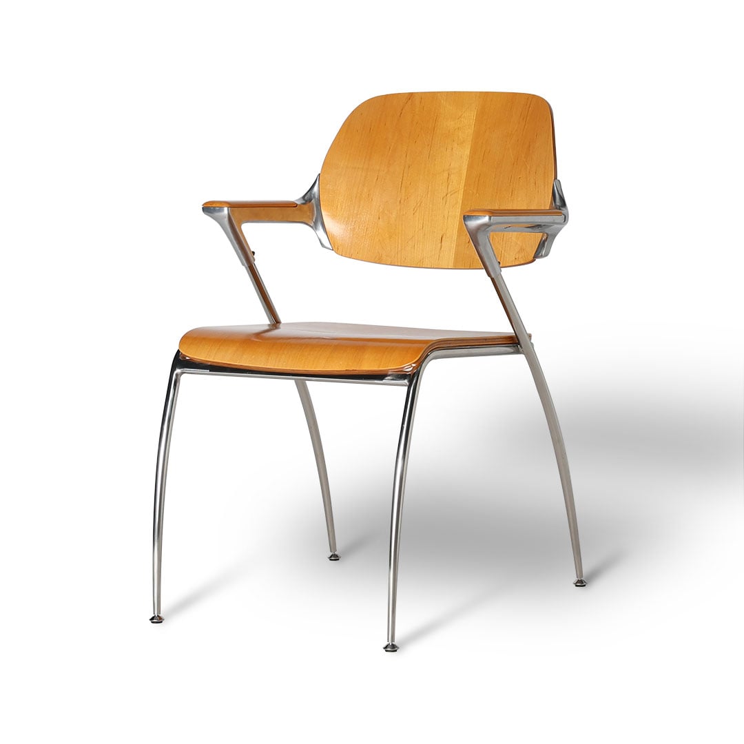 WOOD ALUMINUM ARM CHAIR MAPLE