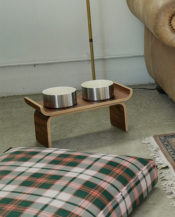 dog bowl STAND 2