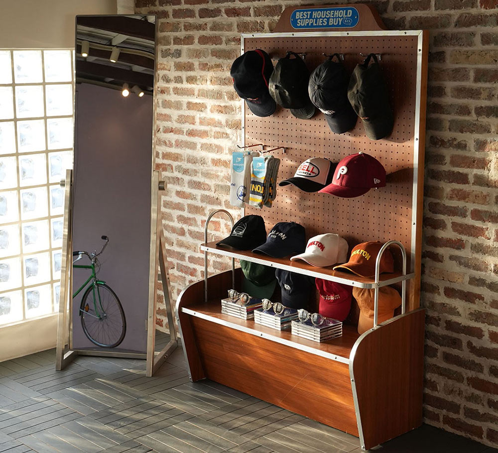 PEGBOARD DISPLAY RACK